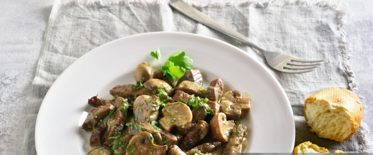 LES RECETTES DE FRANCIS: Chevreau Sauté aux Cèpes (4 personnes)
