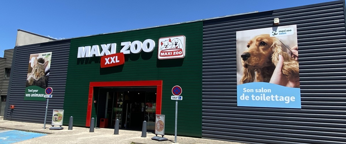 ÉCHIROLLES : l’enseigne Maxi Zoo renforce son soutien aux refuges animaliers