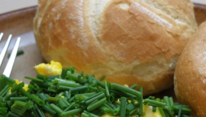 LES RECETTES DE FRANCIS:  Œufs Brouillés aux Pointes d’Asperges (4 personnes)