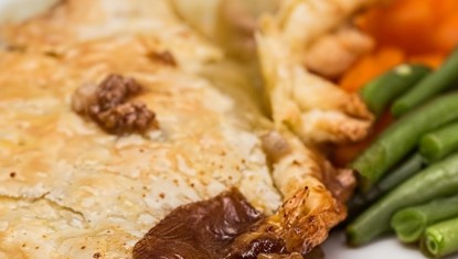 LES RECETTES DE FRANCIS : Tarte Fine à la Saucisse de Morteau (4 personnes)
